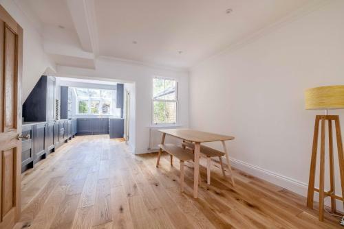 Stylish Victorian Home And Parking Only 5 Mins To Legoland