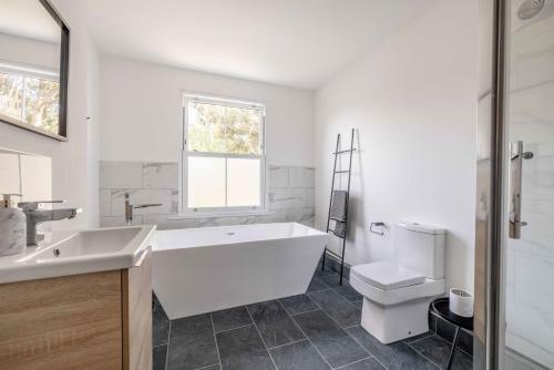 Stylish Victorian Home And Parking Only 5 Mins To Legoland