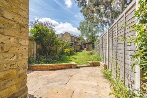 Stylish Victorian Home And Parking Only 5 Mins To Legoland