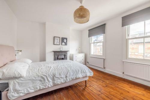Stylish Victorian Home And Parking Only 5 Mins To Legoland