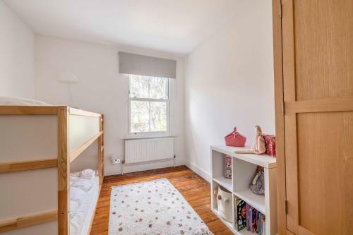 Stylish Victorian Home And Parking Only 5 Mins To Legoland