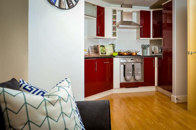 Modern Spacious Two Bedroom 2.5 Bathroom Apartment