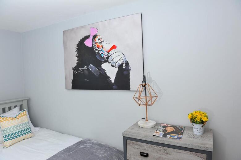 Modern Spacious Two Bedroom 2.5 Bathroom Apartment