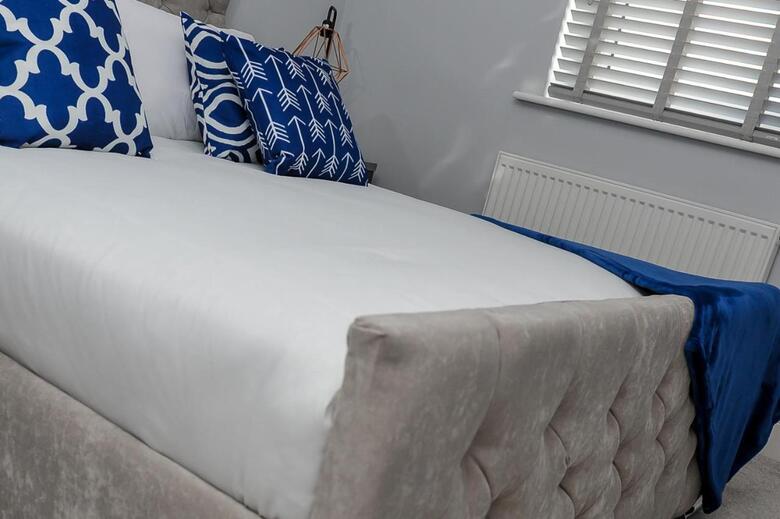 Modern Spacious Two Bedroom 2.5 Bathroom Apartment