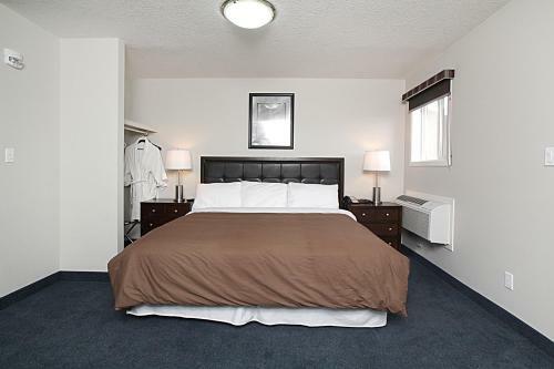 Hotel Alberta Inn & Suites