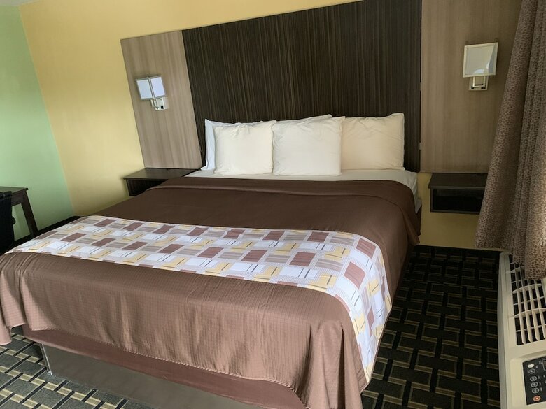 Motel University Manor Inn