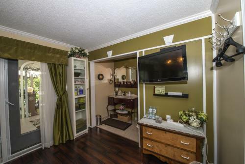 River Road Bed & Breakfast