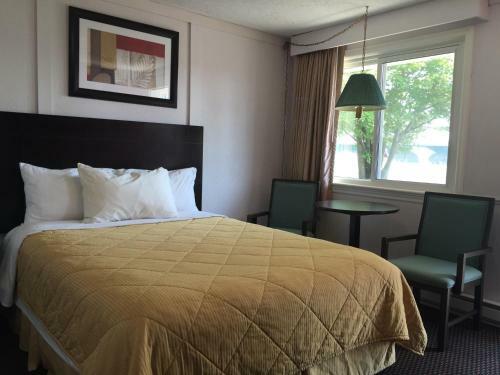 Country Squire Motel