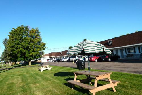 Country Squire Motel