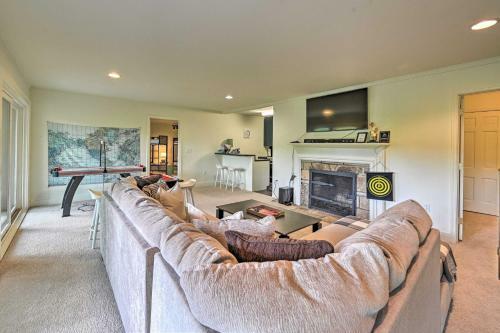 Stunning Retreat With Golf Course And Mtn Views!