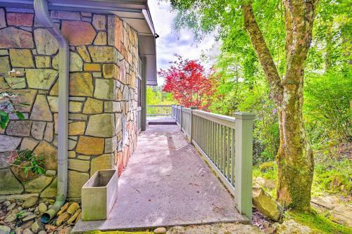 Stunning Retreat With Golf Course And Mtn Views!