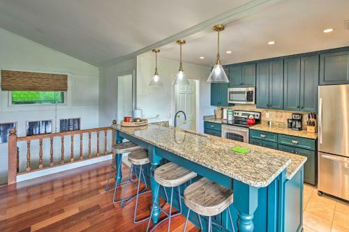 Stunning Retreat With Golf Course And Mtn Views!