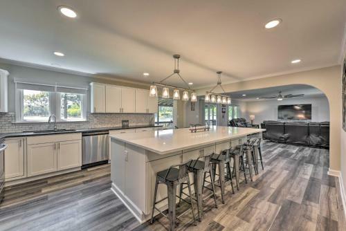 Lakefront Retreat With Kayaks And Paddleboards!