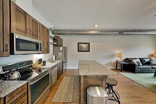 Haywood Chic Retreat Unit 215