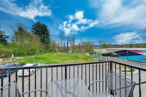 Haywood Chic Retreat Unit 215