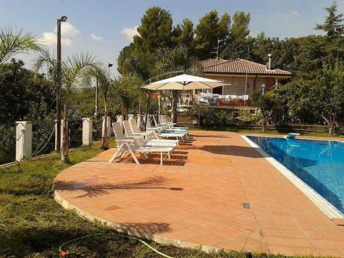 Villa With Swimming Pool - Zafferana