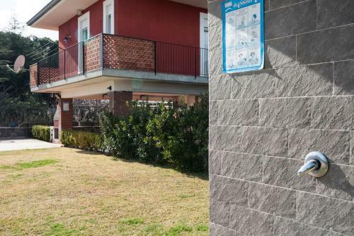 Villa With Swimming Pool - Zafferana
