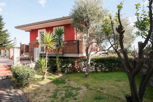 Villa With Swimming Pool - Zafferana