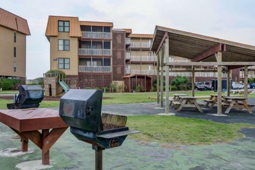 3br Sleeps 6 Beachfront Pool Views