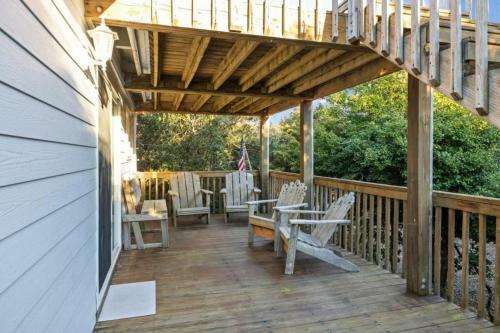 Dogwood Treehouse