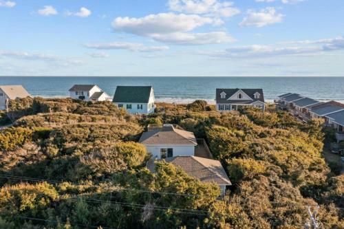 Dogwood Treehouse