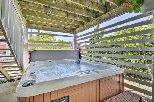 Apartamento Dreamy, Coastal Studio Paradise With Hot Tub!