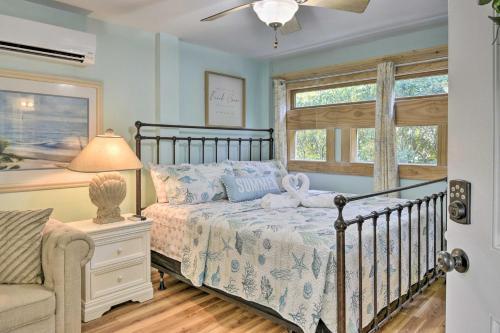 Apartamento Dreamy, Coastal Studio Paradise With Hot Tub!