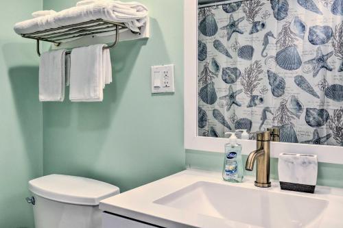 Apartamento Dreamy, Coastal Studio Paradise With Hot Tub!