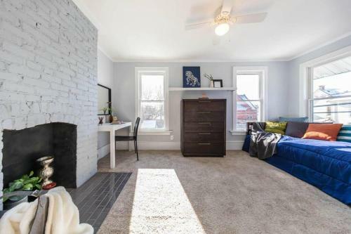 Modern, Gorgeous And Spacious Condo Living