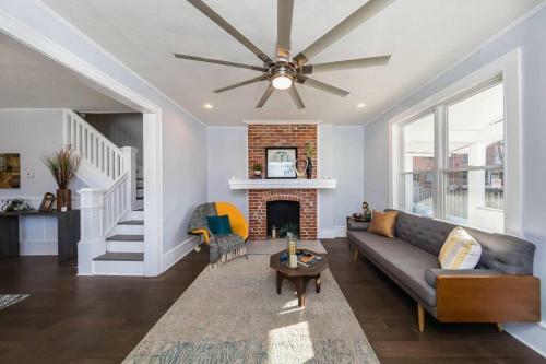 Modern, Gorgeous And Spacious Condo Living