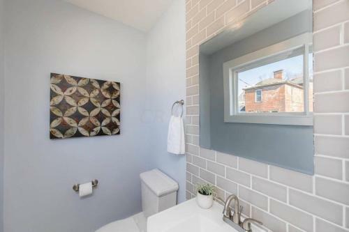 Modern, Gorgeous And Spacious Condo Living