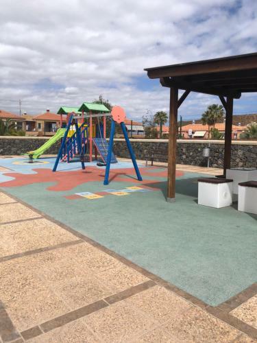 Apartamento 3 Dormitorios, Wifi Gratis, Piscinas, Muy Bien Ubicado