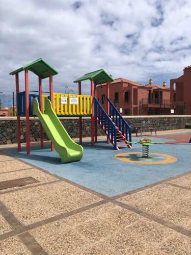 Apartamento 3 Dormitorios, Wifi Gratis, Piscinas, Muy Bien Ubicado