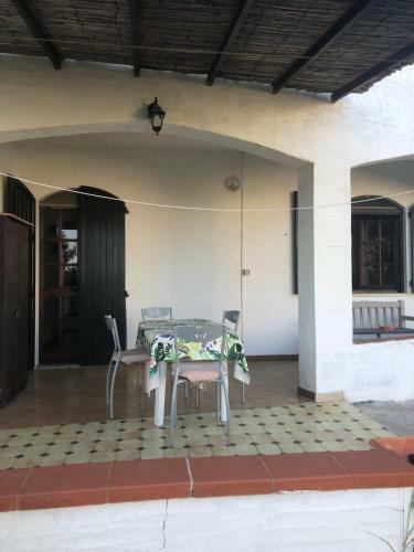 A Due Passi Dal Mare ( Codice Iun Q5301)