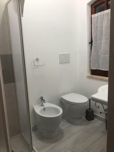 A Due Passi Dal Mare ( Codice Iun Q5301)