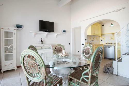 Apartamento [70 Metri-spiaggia Privata]lettini E Ombrelloni Free