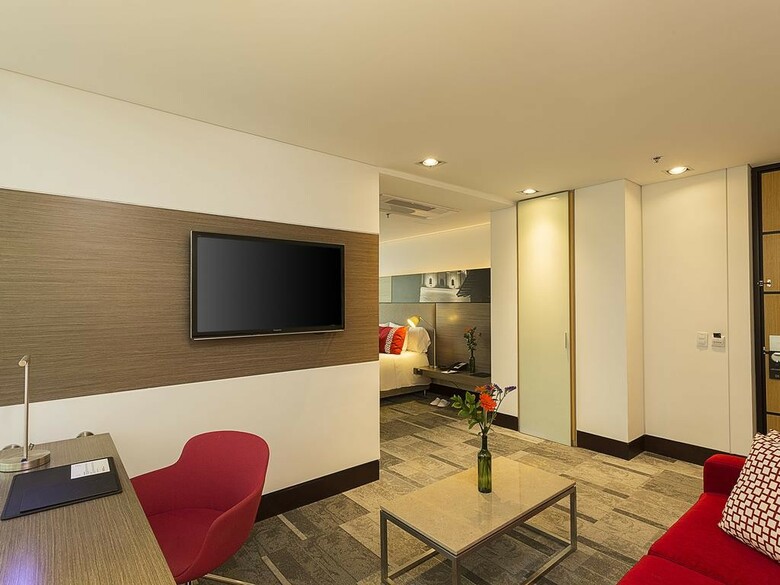 Ek Hotel
