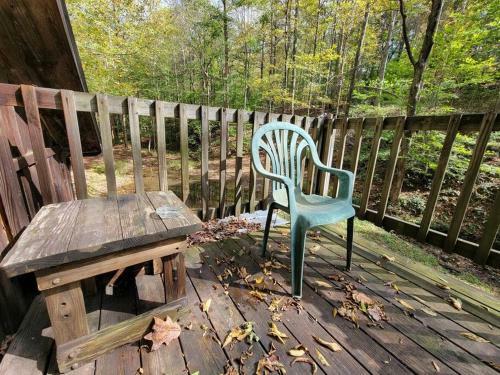Hocking Rustic Retreat