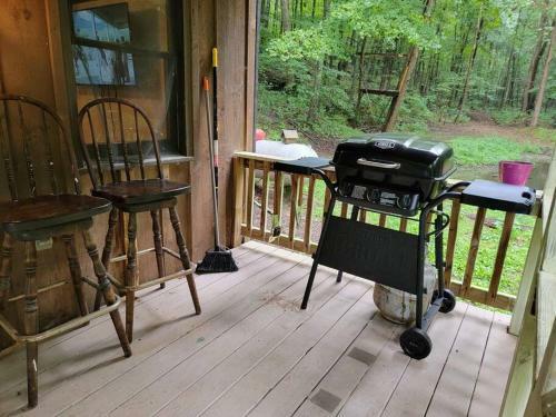 Hocking Rustic Retreat