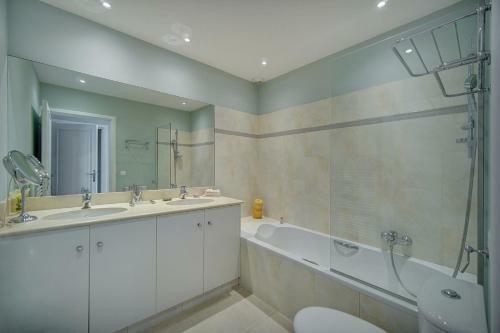 Cannes Luxury Rental - Stunning Villa With Sea View