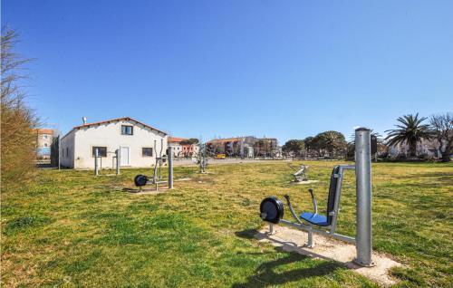 Nice Apartment In Le Barceres With 2 Bedrooms