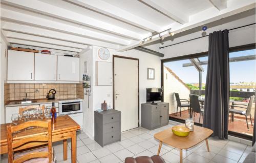 Nice Apartment In Le Barceres With 2 Bedrooms