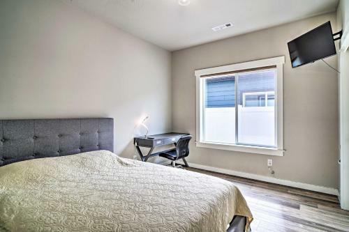 Modern Medford Escape About 3 Mi To Downtown!