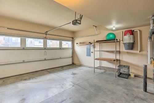 Welcoming Bend Home Less Than 4 Mi To Pilot Butte!