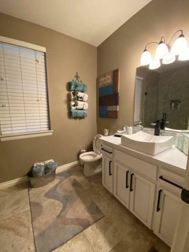 Apartamento Extra Sleep Space Pull Out Sofa In Living Room