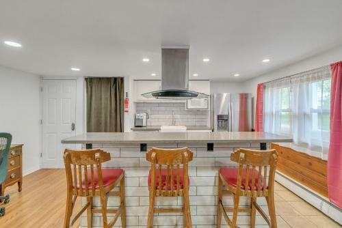 Exceptional One Bedroom Apartment - Fireplace - Full Size Withd - Walk-in Waterfall Shower Apts