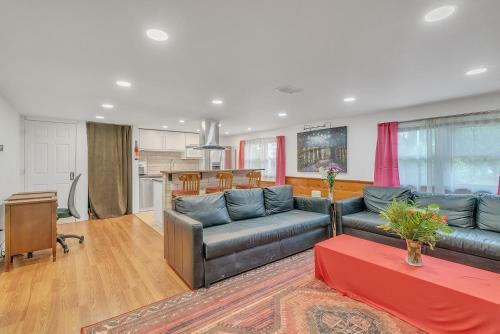 Exceptional One Bedroom Apartment - Fireplace - Full Size Withd - Walk-in Waterfall Shower Apts