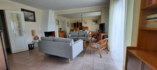 Sumptuous Holiday House Near The Beaches
