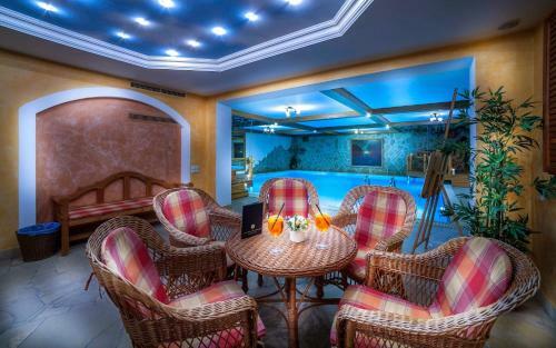 Villa Medici Hotel & Restaurant