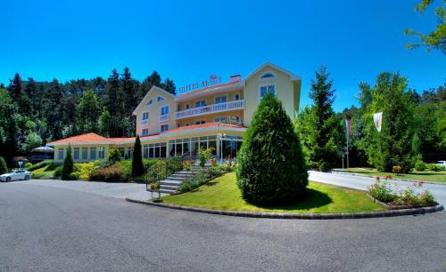 Villa Medici Hotel & Restaurant